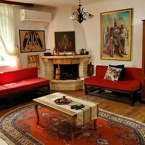 فيلة Unique Traditional House, Hosted By J&g, تيرانا