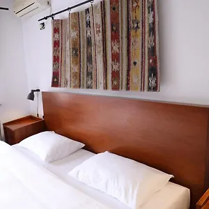 apartament-tek-piazza.albaniahotels.org/